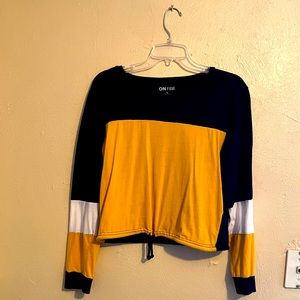 Large multicolor shirt midriff cutoff